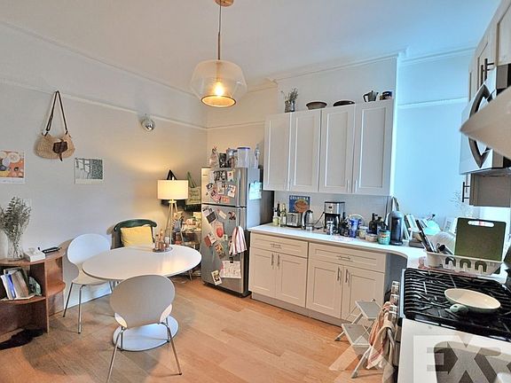 4th image of 681 Sterling Pl #4F