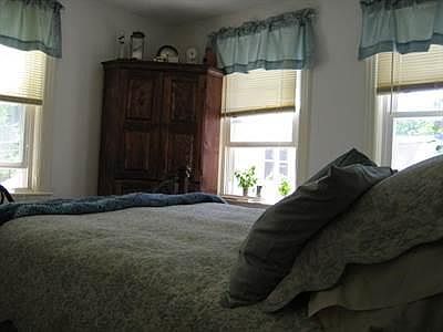 2nd image of 72 Long St #2