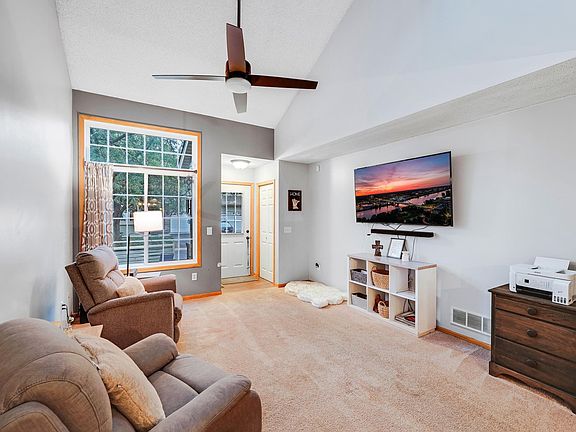 5th image of 9823 Hamlet Ln S