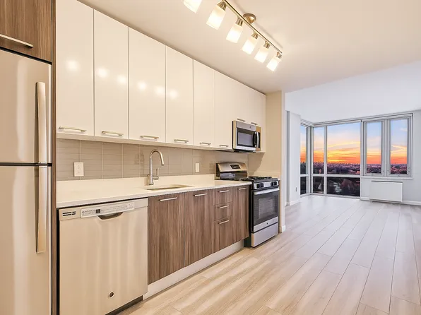 1524 Sheepshead Bay Road image 1 of 24