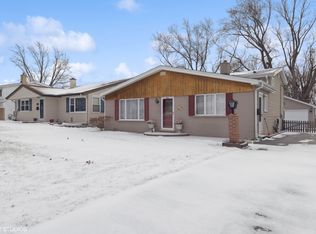 567 Coolidge Ave, Glen Ellyn, IL 60137