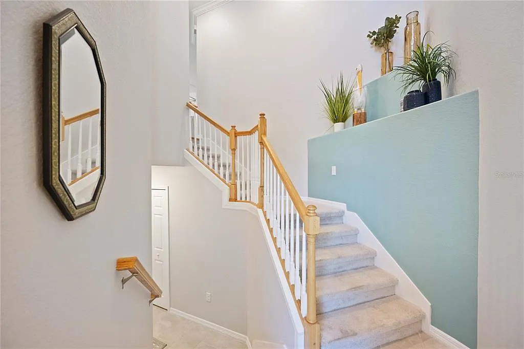 3 bed, 2.0 bath, 2284 sqft, $3,500 — Photo 3