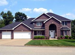 2307 Lindale Ct, North Huntingdon, PA 15642