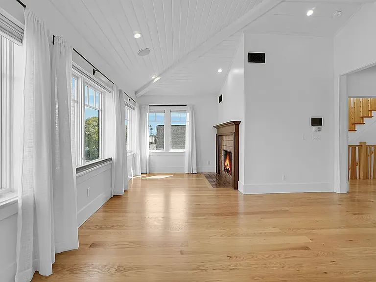 44 Sunset Ave — Photo 29