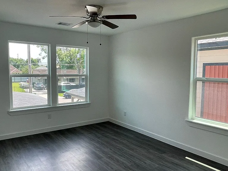 2320 Wavell St #B — Photo 8