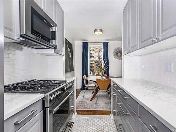2nd image of 3901 Independence Ave APT 6P