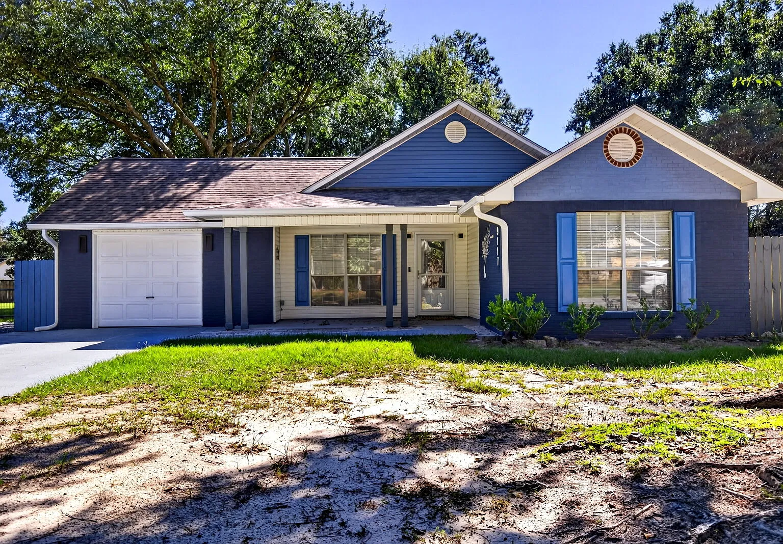 3 bed, 2.0 bath, 1647 sqft, $2,800 — Photo 1