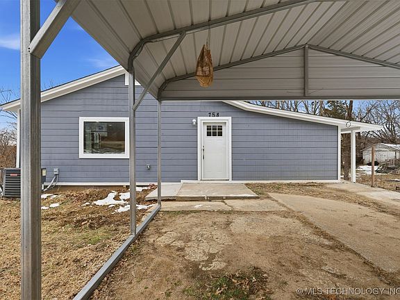 3rd image of 758 N Walnut Creek Dr