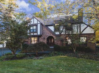 36 Robin Hood Way, Wayne, NJ 07470