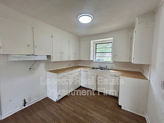 4th image of 547 Browning St