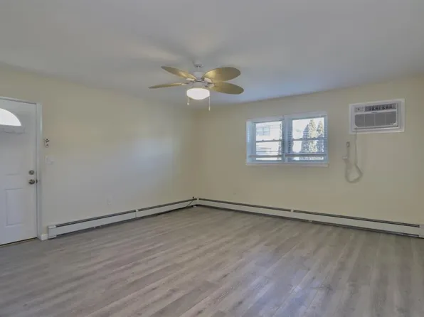 300 Hagan Pl, Secaucus, NJ 07094