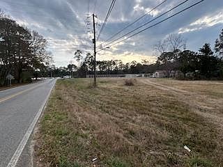 2nd image of 1820 10th St SE