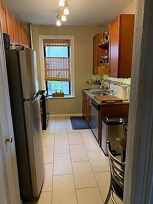3rd image of 2311 33rd St APT 2B