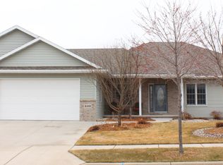 539 Cecelia St, Combined Locks, WI 54113