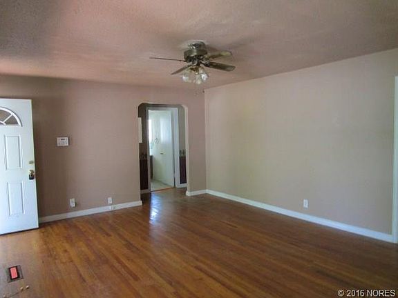 2nd image of 527 S 12th St
