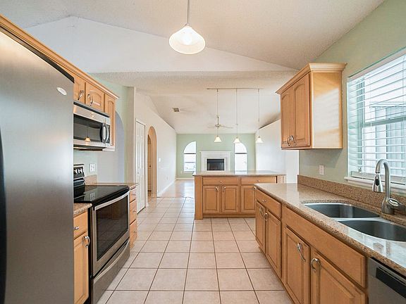 3rd image of 3208 Saint Augustine Ct