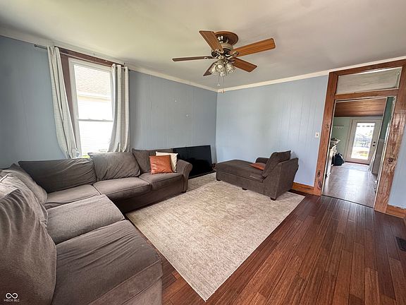 4th image of 815 E Washington St