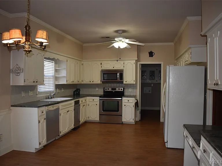 414 Arrowhead Dr — Photo 13