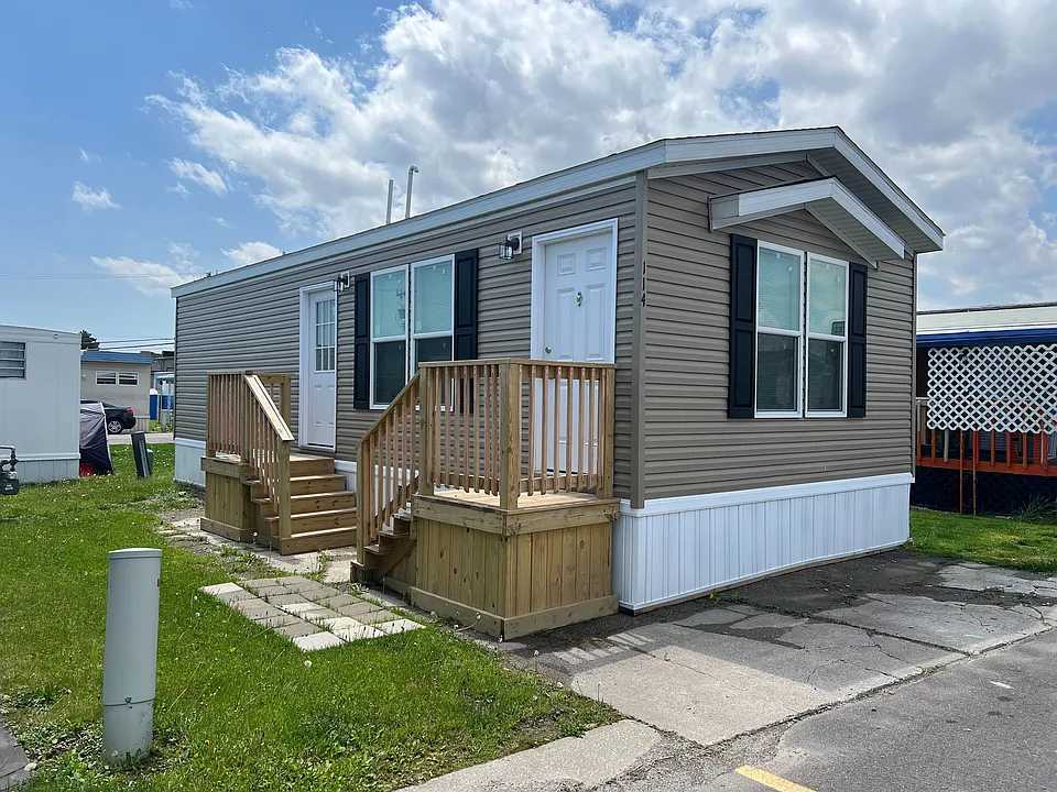 25213 Gratiot Ave #114