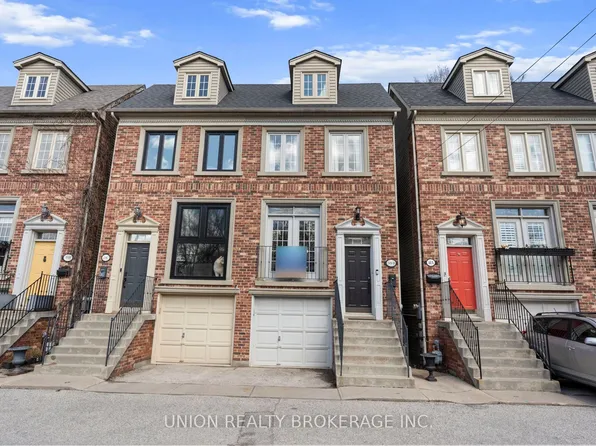 59D Woodbine Ave, Toronto, ON M4L 3P1