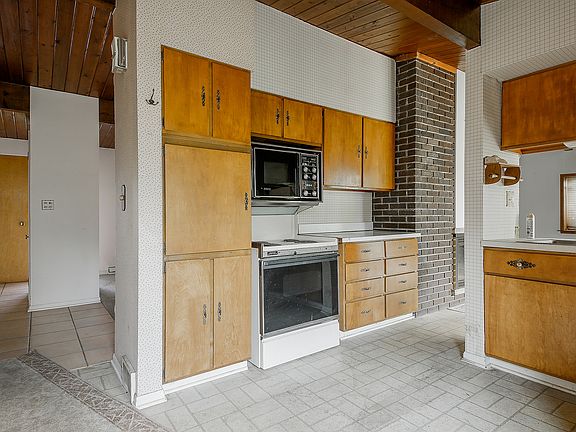 5th image of 21W125 Armitage Ave