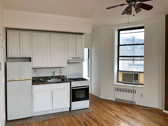 5th image of 137 E 116th St #4U