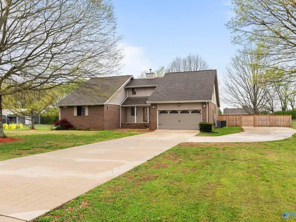 102 Whitewater Bnd, Hazel Green, AL 35750