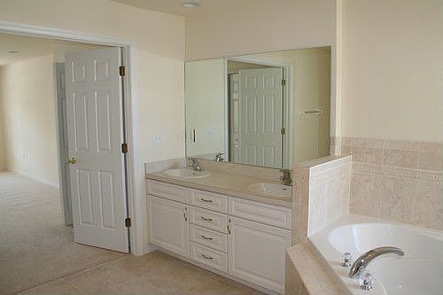 5th image of 515 Ashley Dr