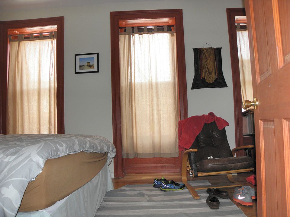 2nd image of 135 Madison St
