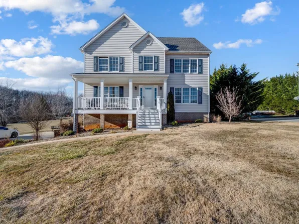 1181 Brigade Pl, Forest, VA 24551