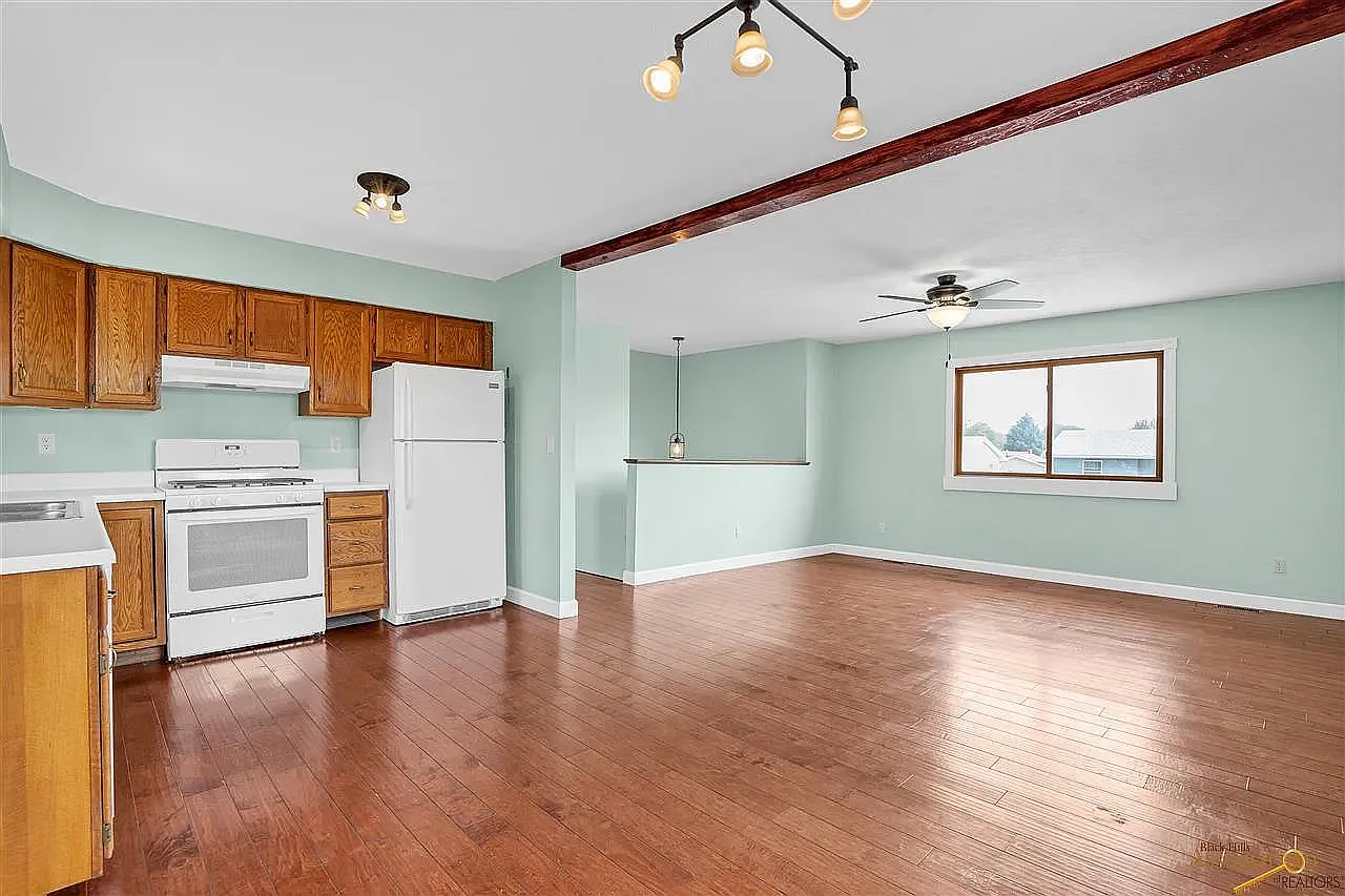 3 bed, 1229 sqft, $1,850 — Photo 3