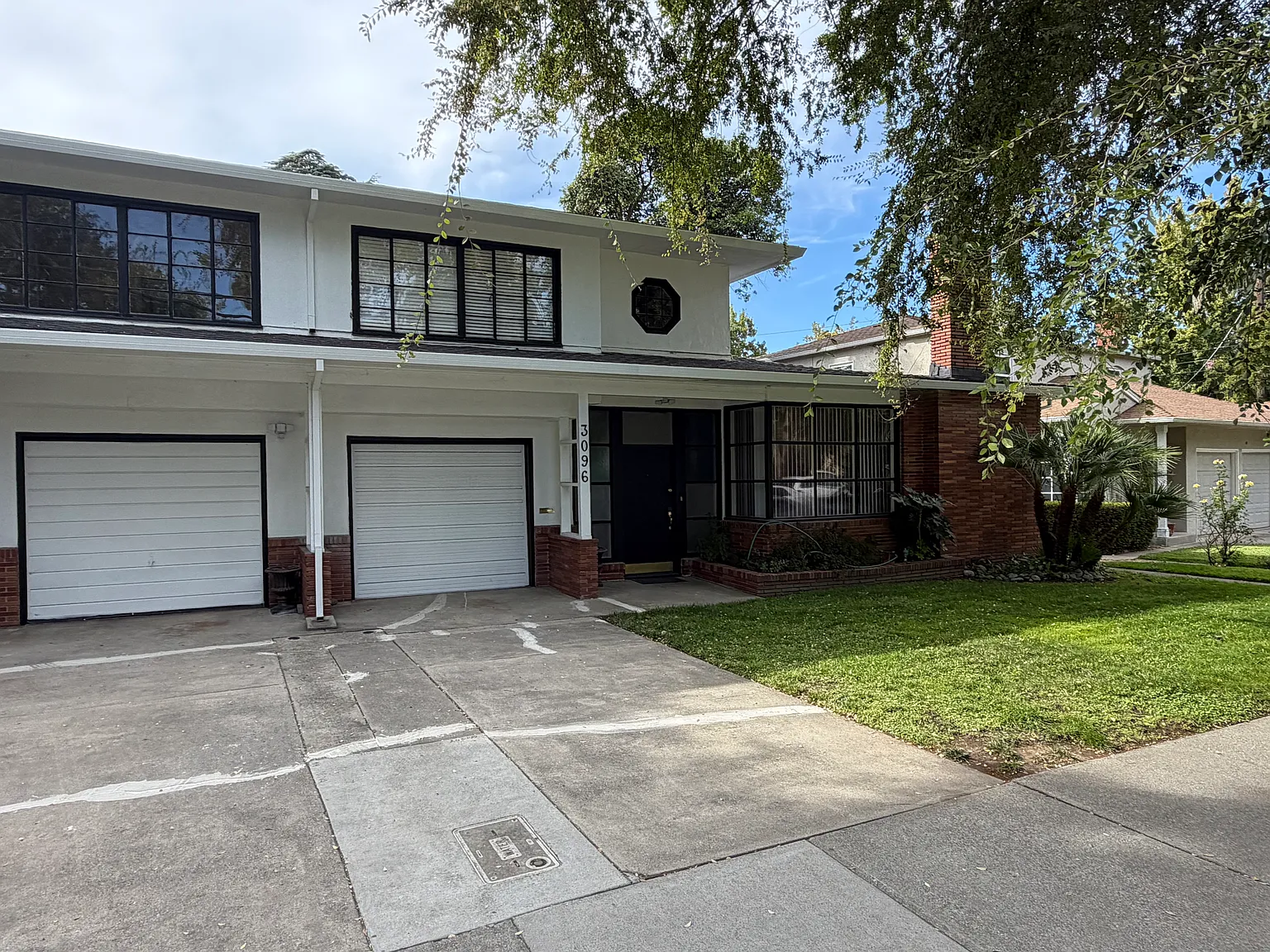 2 bed, 1.5 bath, 1268 sqft, $2,595 — Photo 2