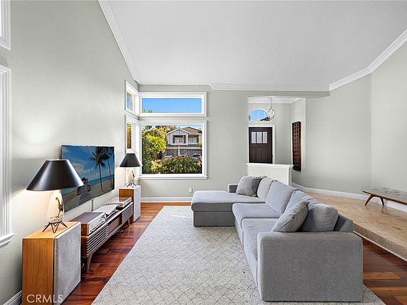5th image of 32241 Ridgeway Ave