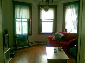 1422 Commonwealth Ave