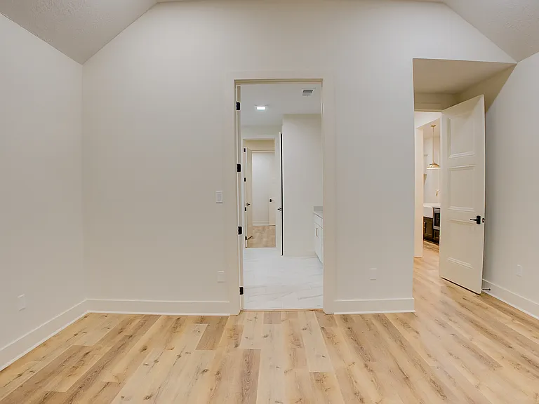 77 Kings Pond Cv — Photo 15