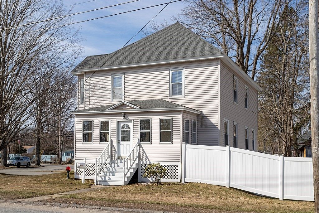 112 School St, Winchendon, MA 01475 Zillow