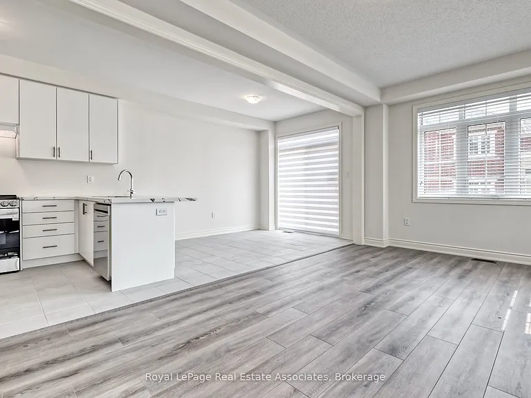 34 Attwater Dr E — Photo 11