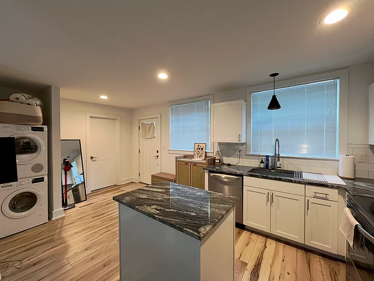 408 Hillsborough St — Photo 5