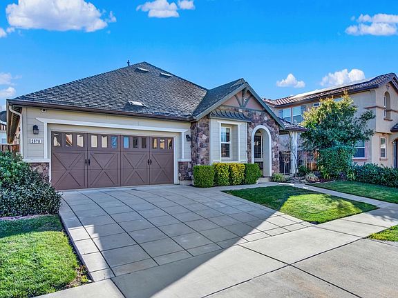 2nd image of 2678 Holland Way