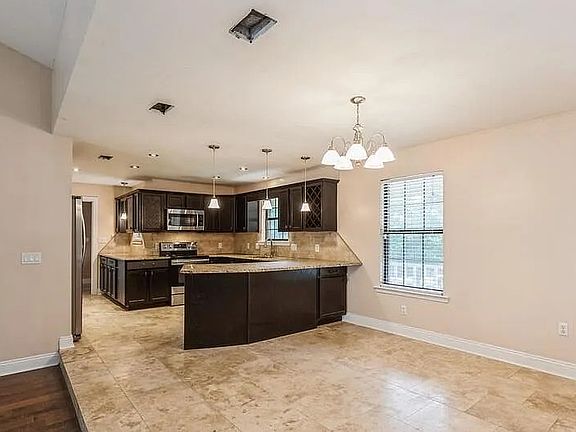 4th image of 211 Hunter Dr