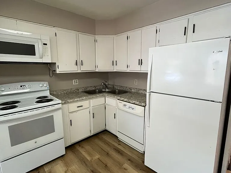 2924-2926 Mount Holyoke Rd — Photo 6