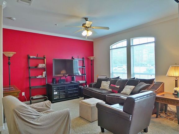 4th image of 305 Holleman Dr Unit 1206
