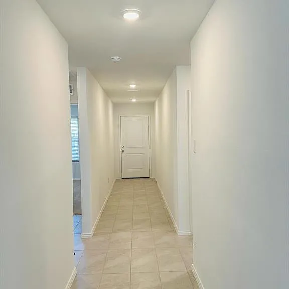1728 Round House Ln — Photo 4