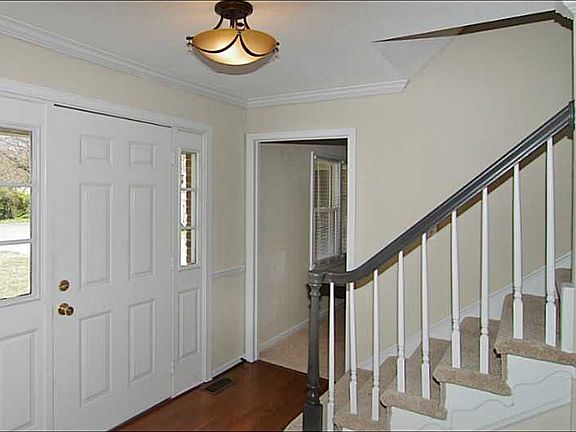 4th image of 2 Kathy Dr