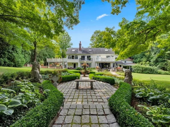 87 E Holland Brimfield Rd, Brimfield, MA 01010