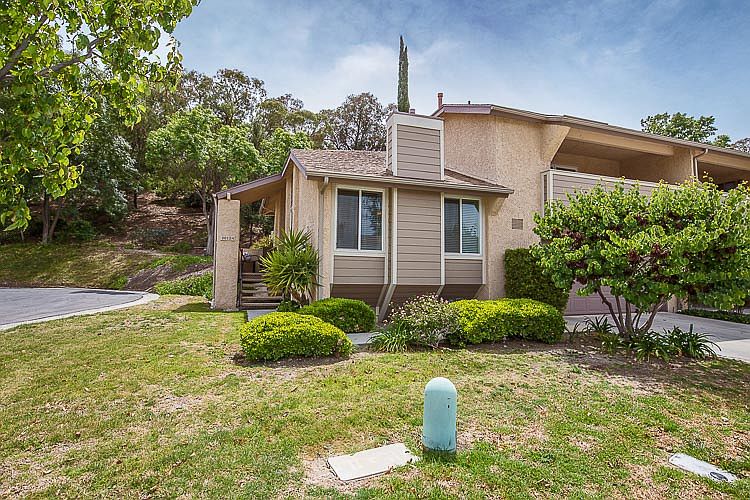 1st image of 26124 Rainbow Glen Dr