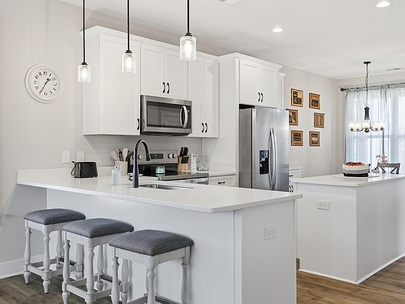 5th image of 215 Amsterdam Rd