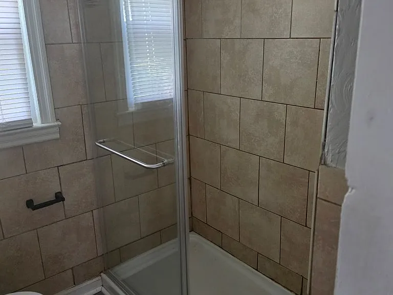 2912 Glenrose Ave NW — Photo 6