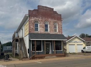 107 E Main St, New London, IA 52645