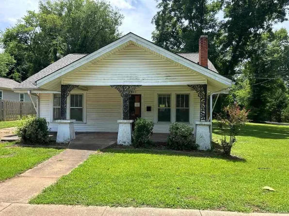 203 E Wiygul St, Fulton, MS 38843